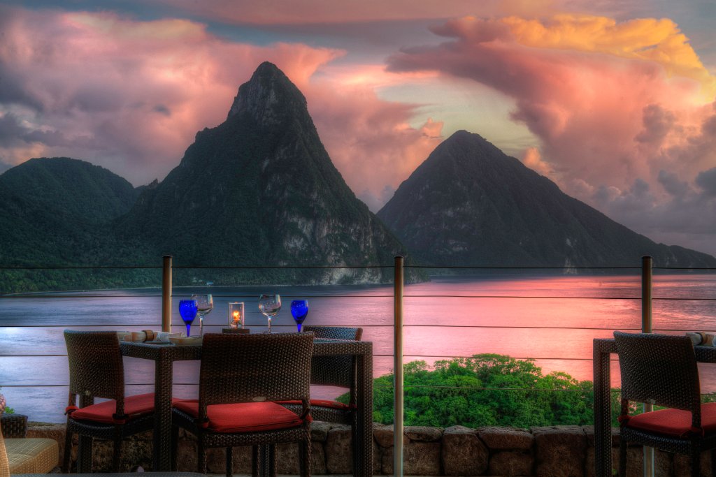 Jade Mountain Resort