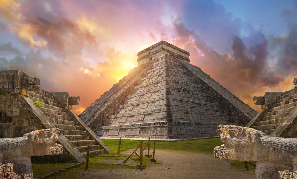 Mexico,,Chichen,Itza,,Yucatn.,Mayan,Pyramid,Of,Kukulcan,El,Castillo