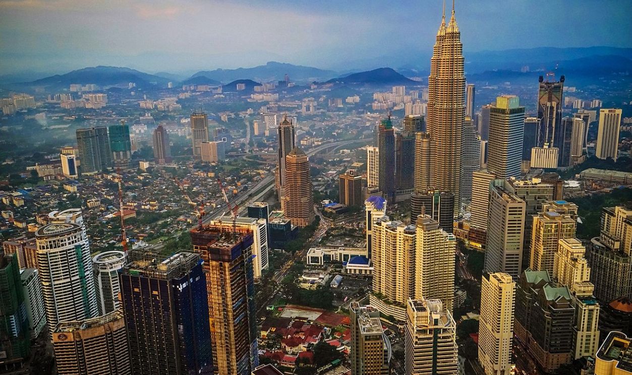 44 Cities With Skylines That Will Take Your Breath Away
