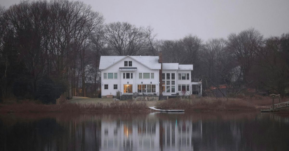Places You Can Buy A Waterfront Home That Are Actually Affordable