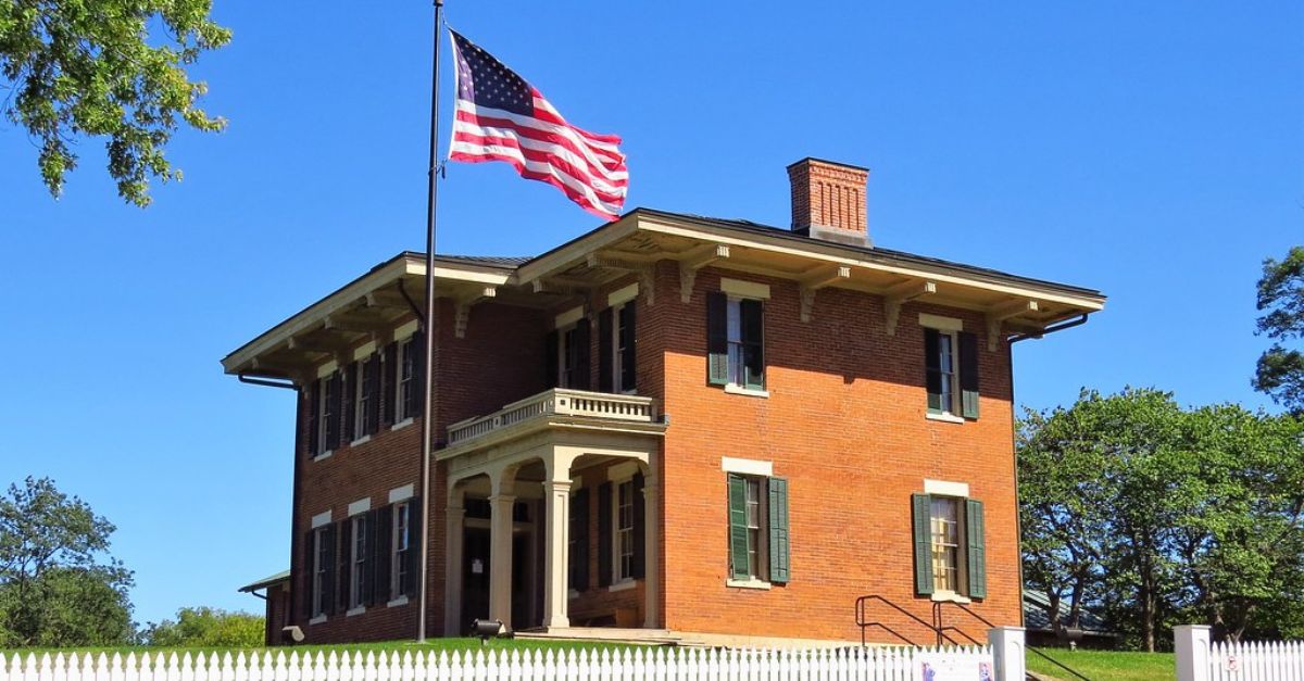These American Small Towns All Have Incredible Stories
