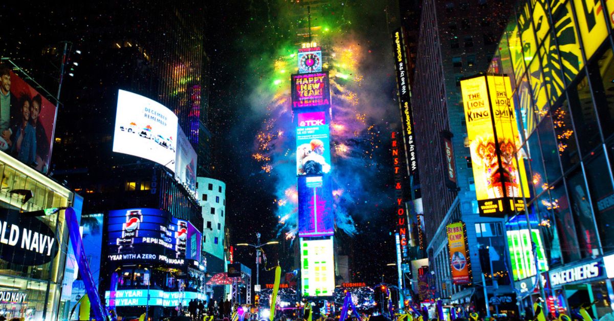 Photos of NYE Celebrations At Times Square Over The Decades (Starting In 1904)