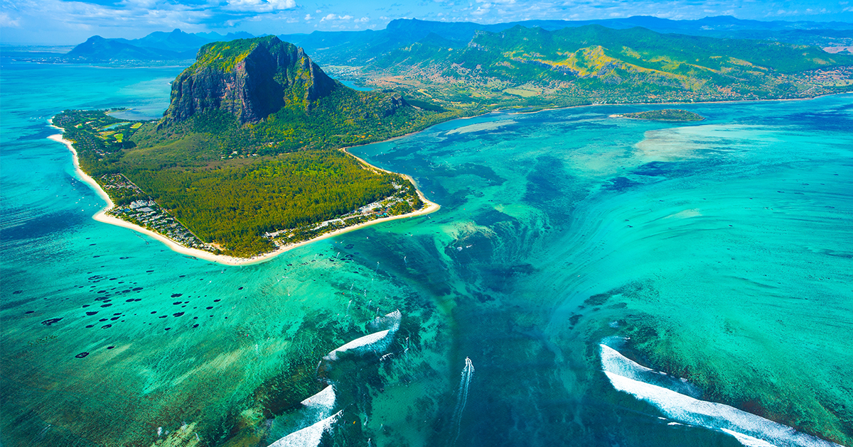 The Mauritius Underwater Waterfall