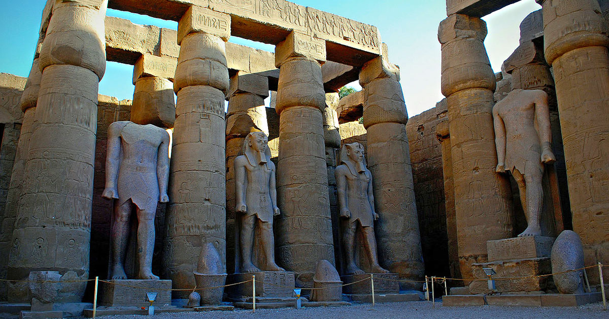 14 Times Tourists Ruined Iconic Landmarks