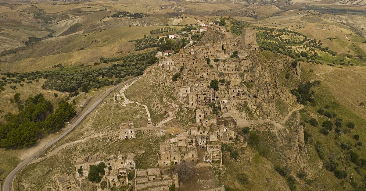 Photos Of Creepy Abandoned Places Around The World