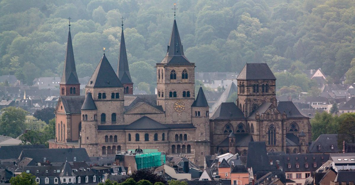 An Inside Look At Some Of The World's Oldest Churches (Photos)