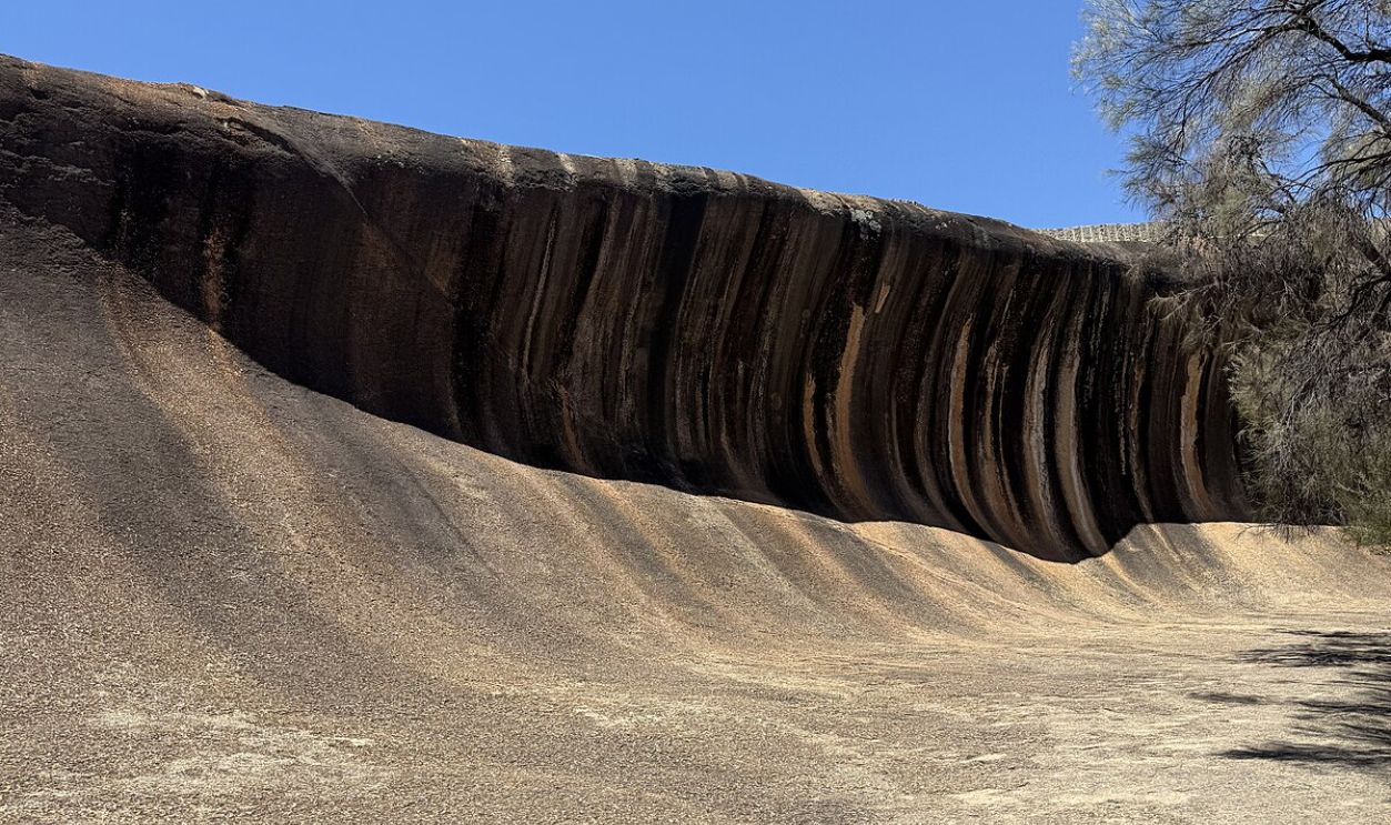 Red Wave Rocks Australia's mind-bending Wave Rock is one of the few great ancient ...