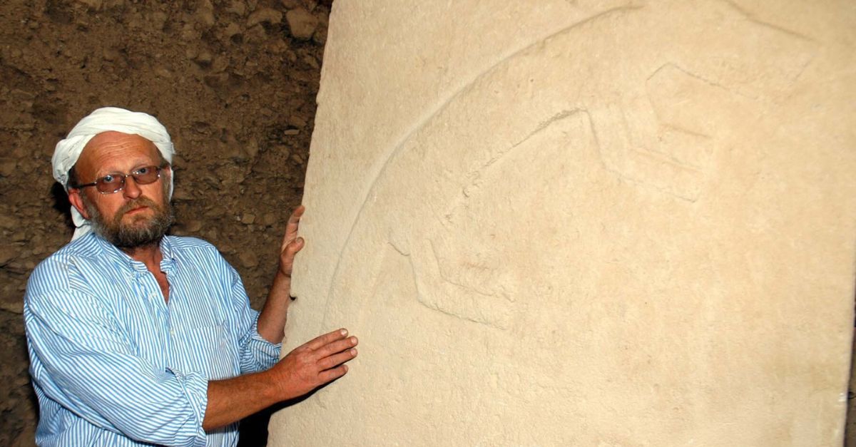 1245984571 Prof. Klaus Schmidt- Fb